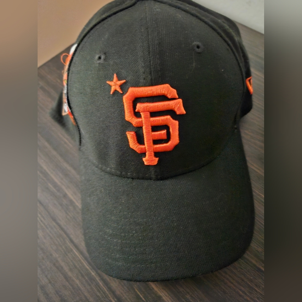 BNWOT NEW ERA SAN FRANCISCO GIANTS FLEX FIT